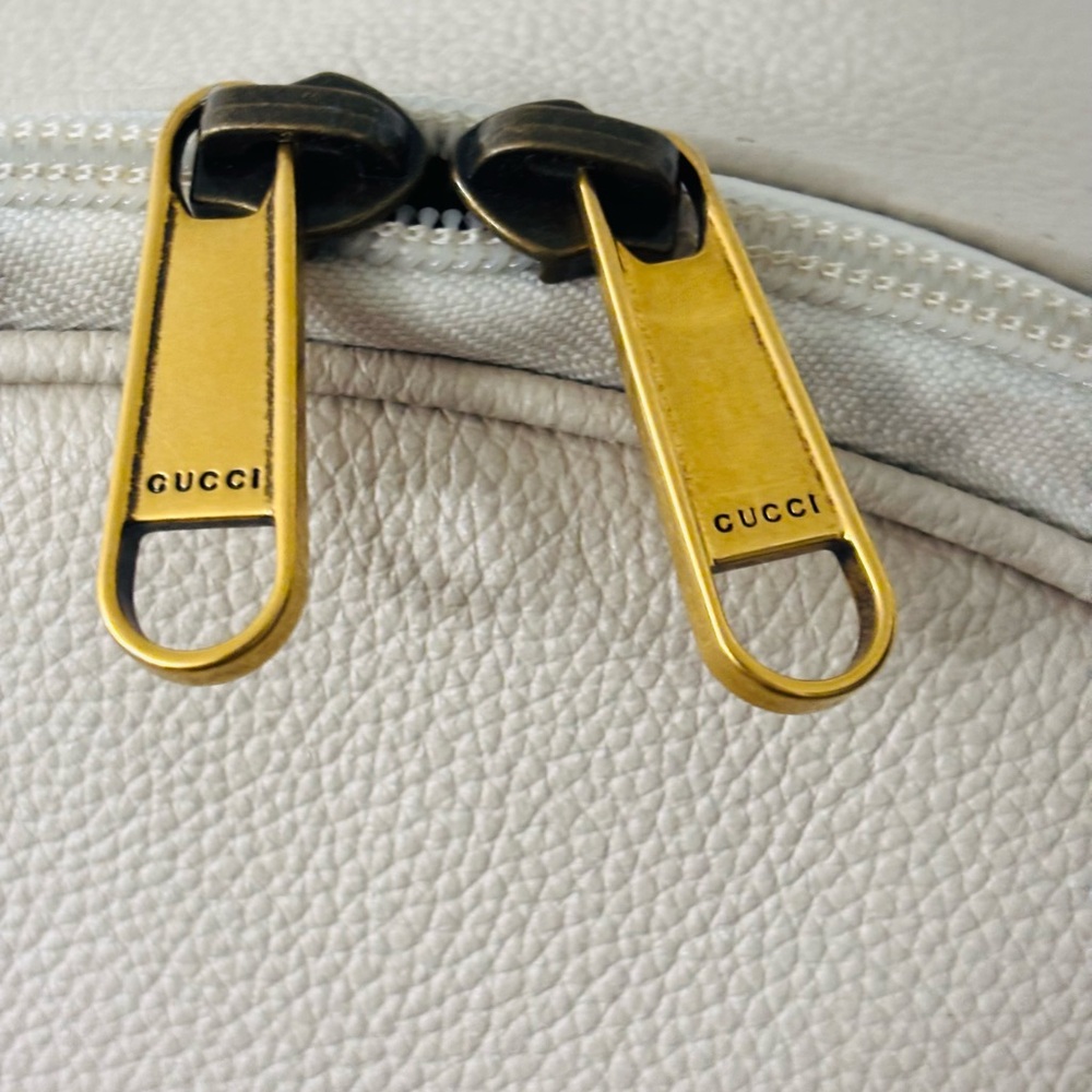 Gucci Off White Leather Logo Print Backpack - Picture 7 of 16